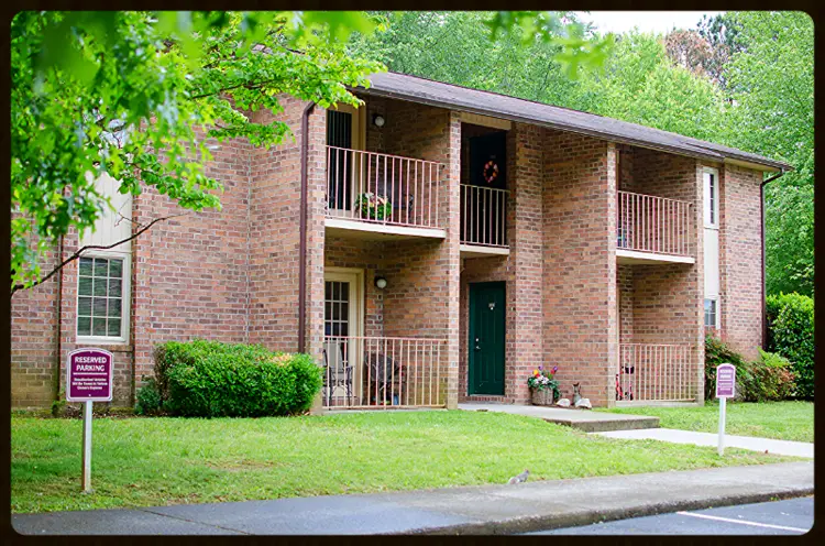 BELLE MEADE APARTMENTS