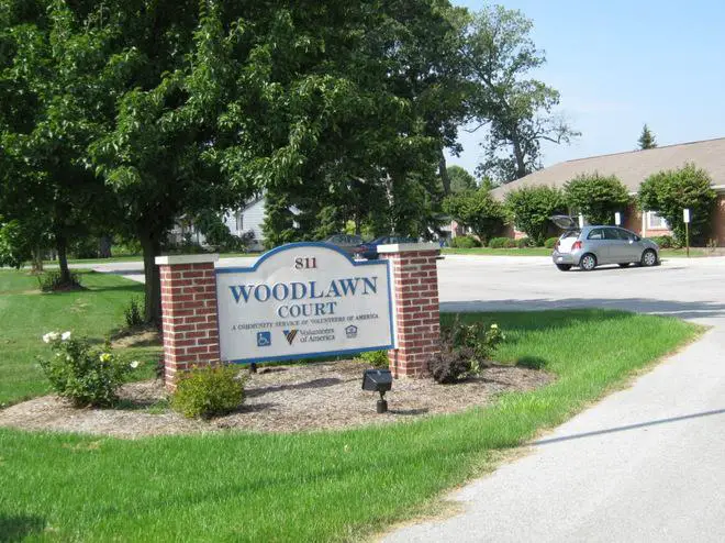 WOODLAWN COURT APARTMENTS