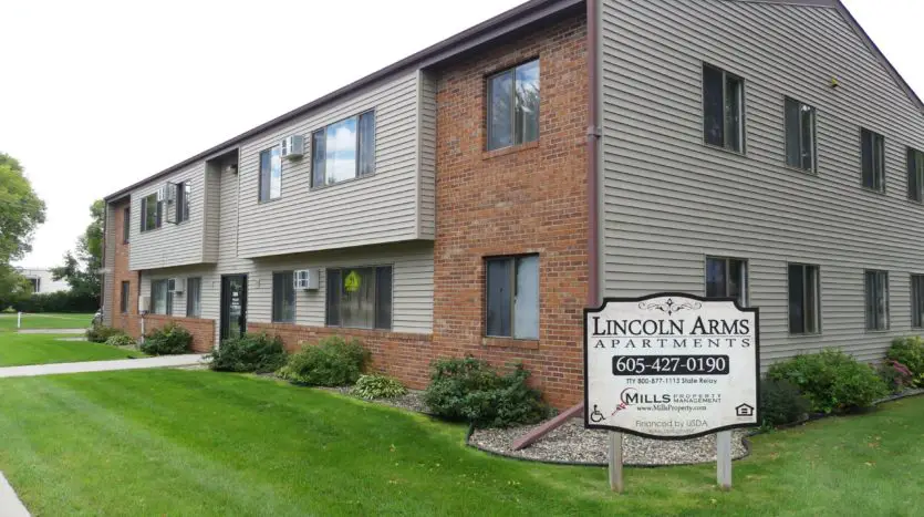 LINCOLN ARMS APARTMENTS