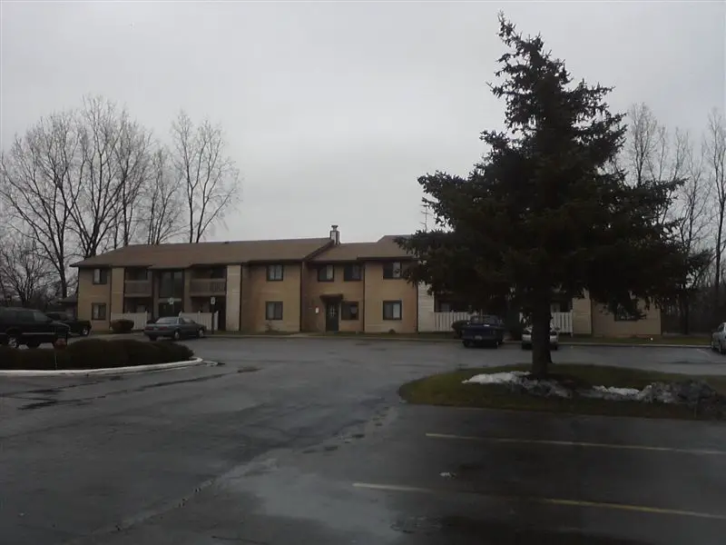 KNOLLVIEW APARTMENTS