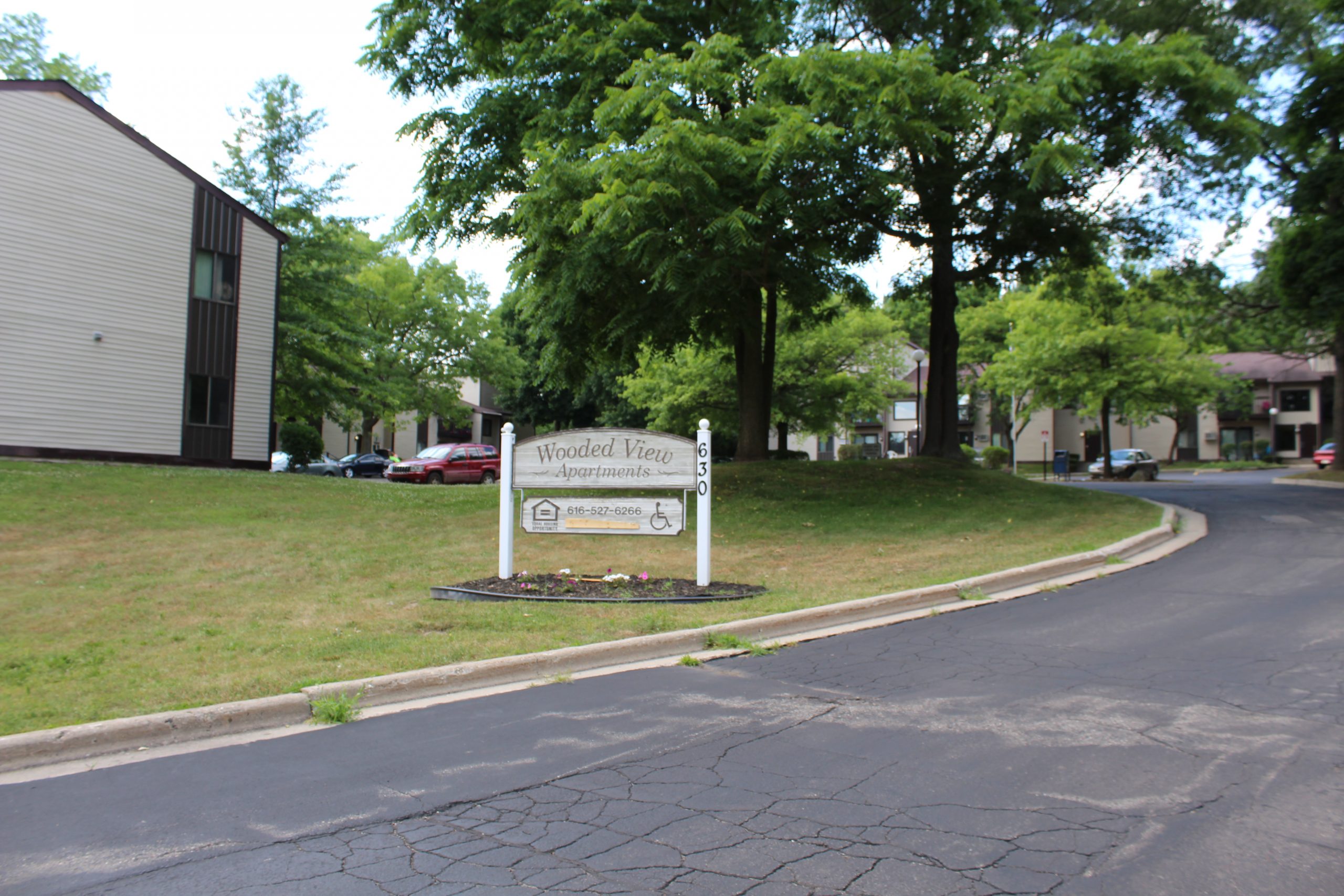 WOODED VIEW APARTMENTS