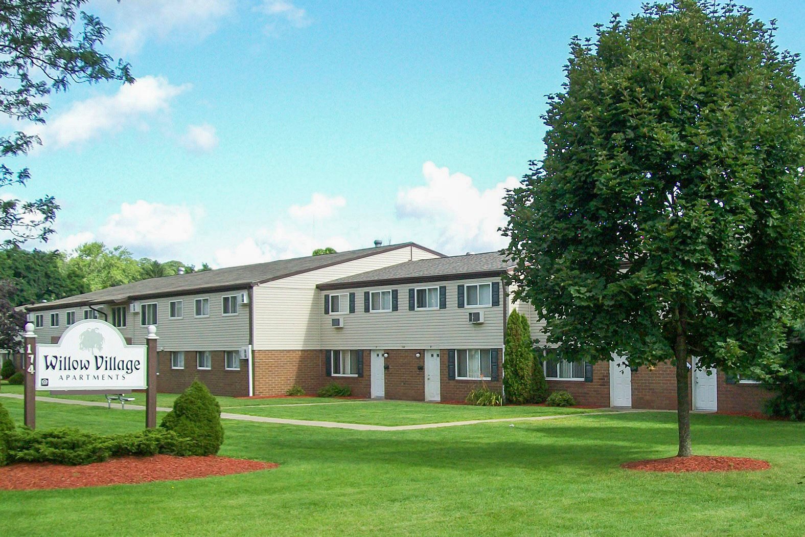 WILLOW VILLAGE APARTMENTS
