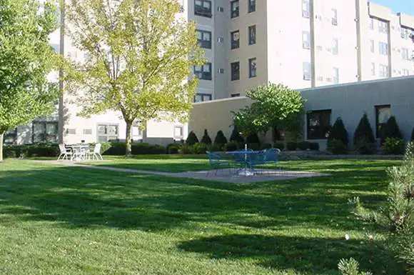 WILLOW PARK APARTMENTS