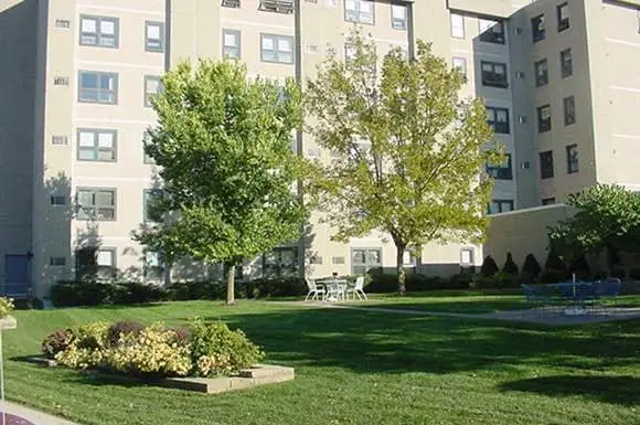 WILLOW PARK APARTMENTS