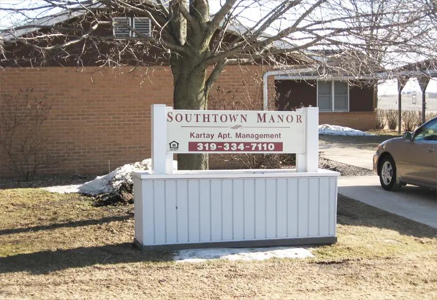 SOUTHTOWN MANOR