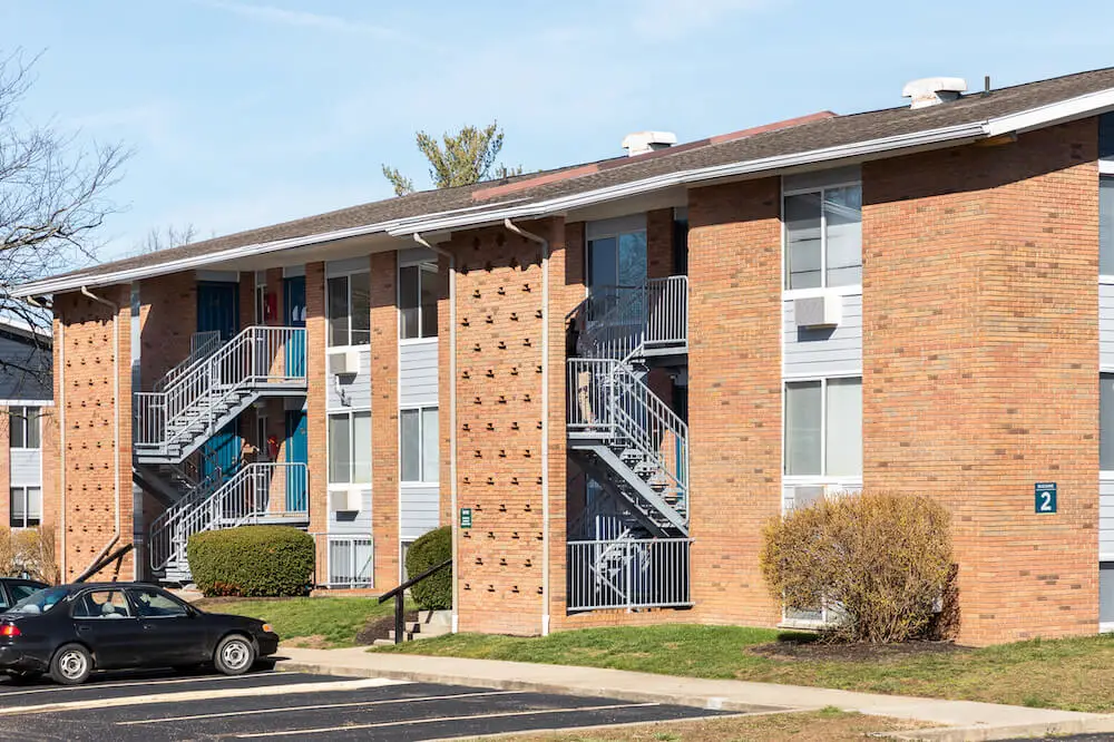 CAMPUS HEIGHTS APARTMENTS