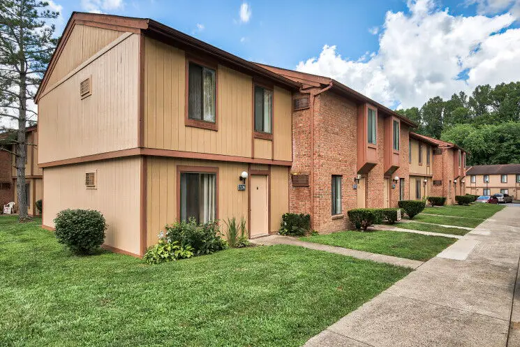 FORREST BLUFF APARTMENTS