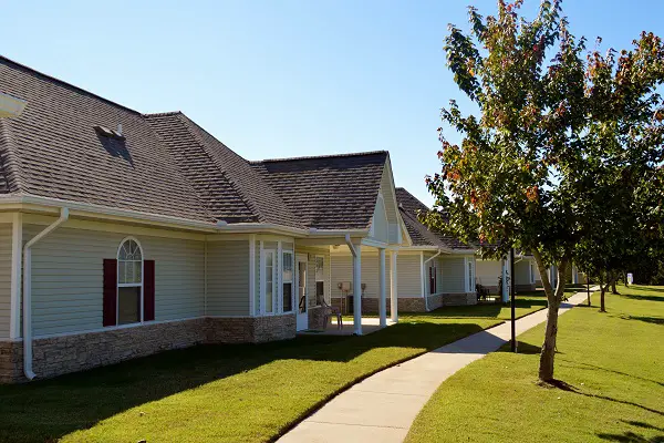 THE COTTAGES AT HIGHLANDS CROSSING