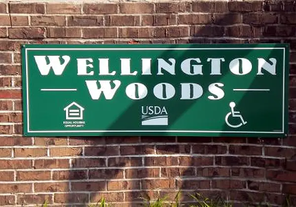 WELLINGTON WOODS APARTMENTS