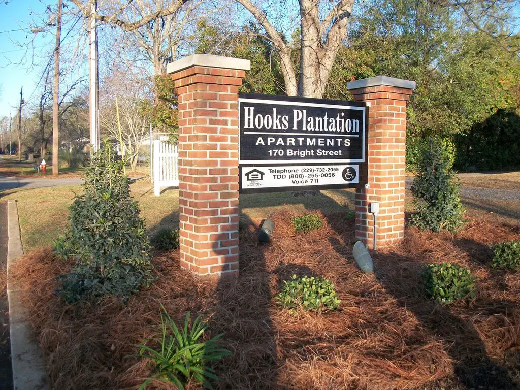 HOOKS PLANTATION