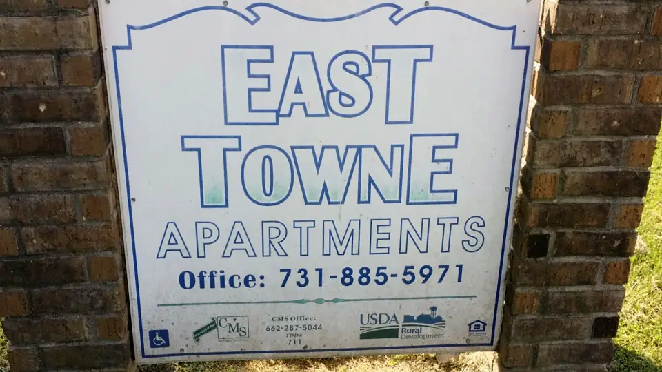 EAST TOWNE APARTMENTS