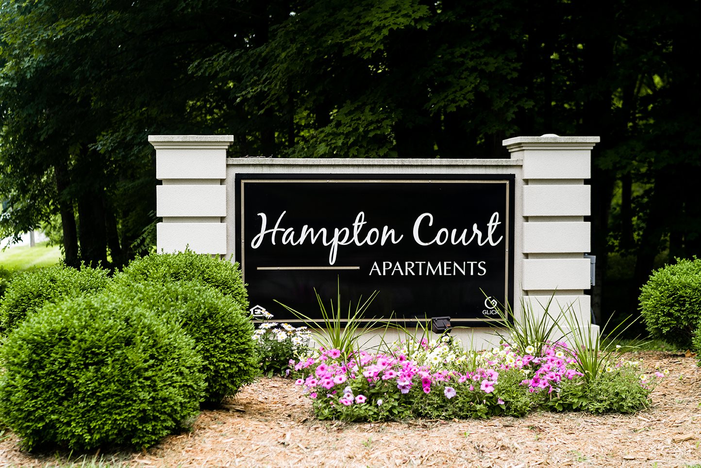 HAMPTON COURT APARTMENTS