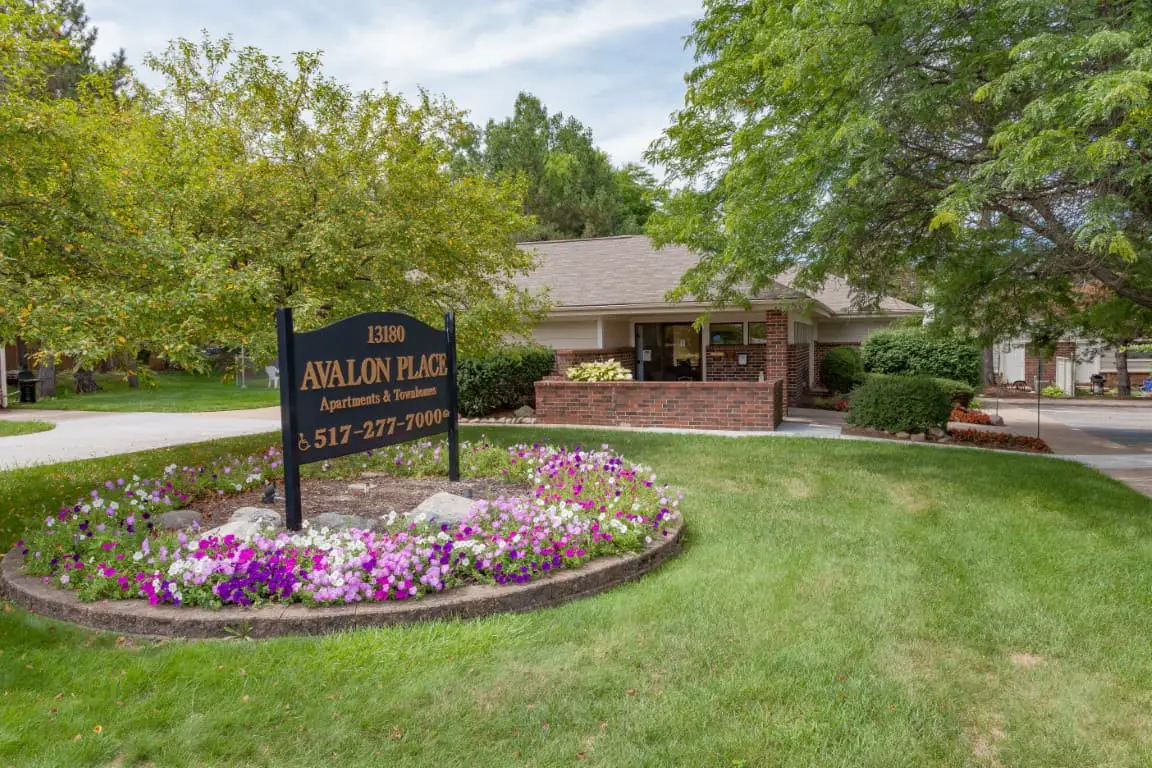 AVALON PLACE APARTMENTS & TOWNHOMES