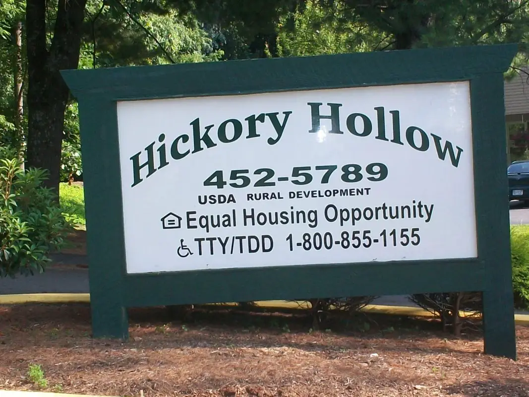 HICKORY HOLLOW APARTMENTS
