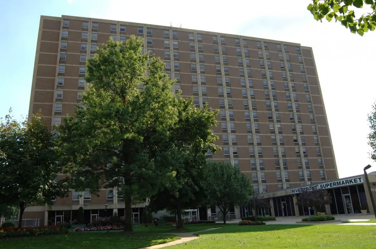 RIVERVIEW TOWERS APARTMENTS
