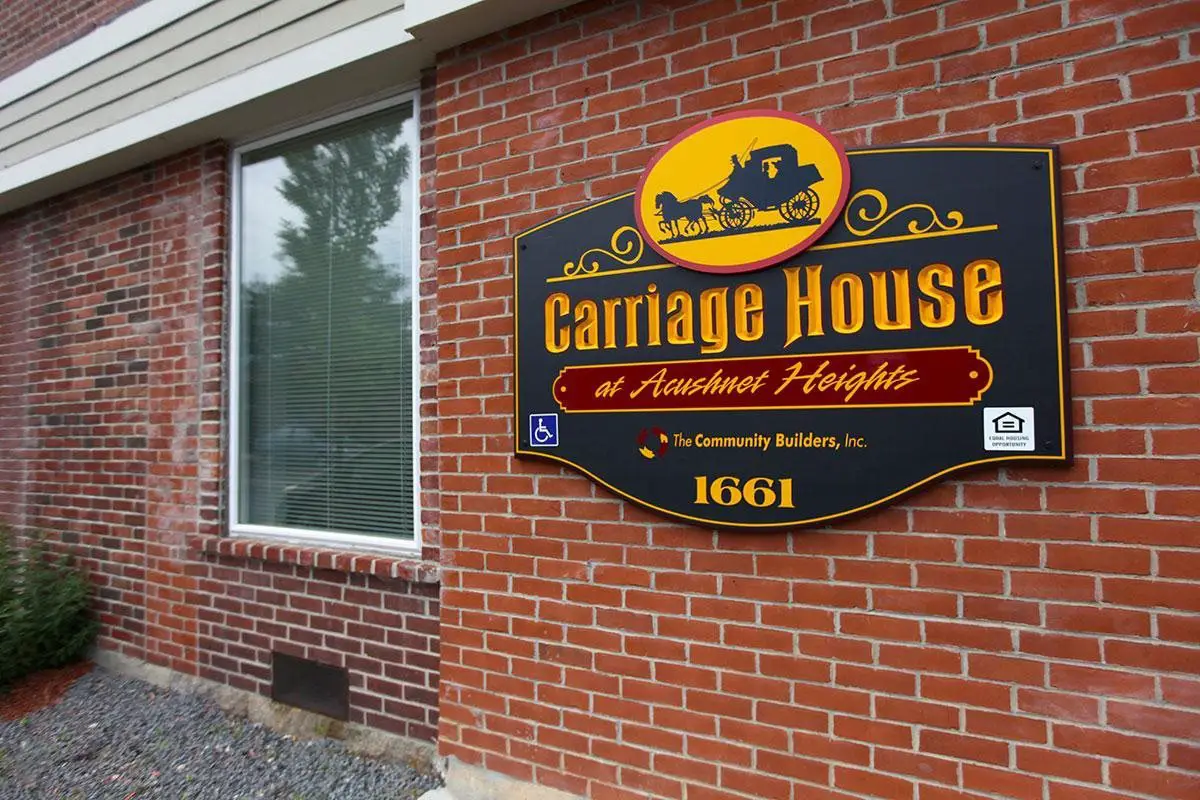 CARRIAGE HOUSE