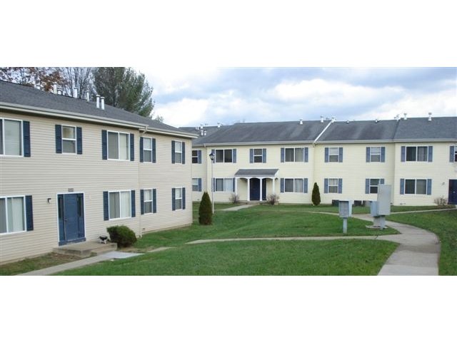 SOUTHMOOR HILLS APARTMENTS