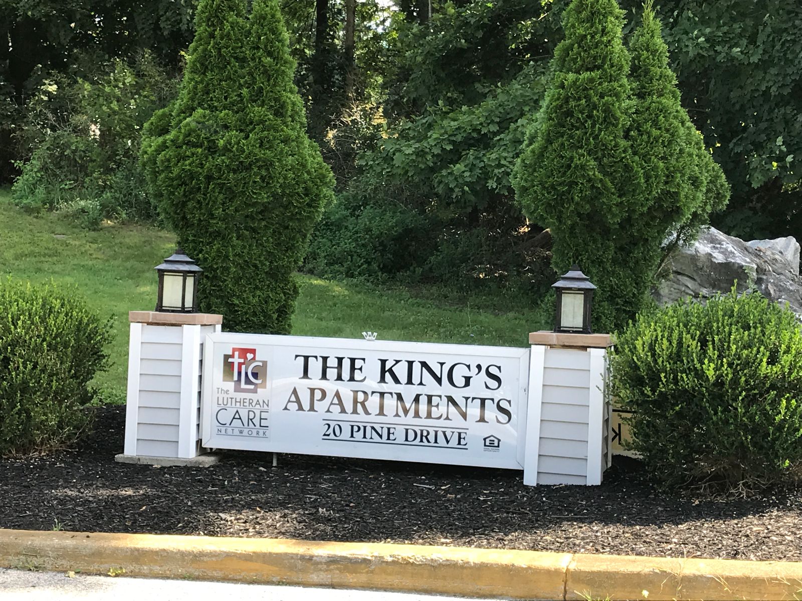 THE KINGS APARTMENTS