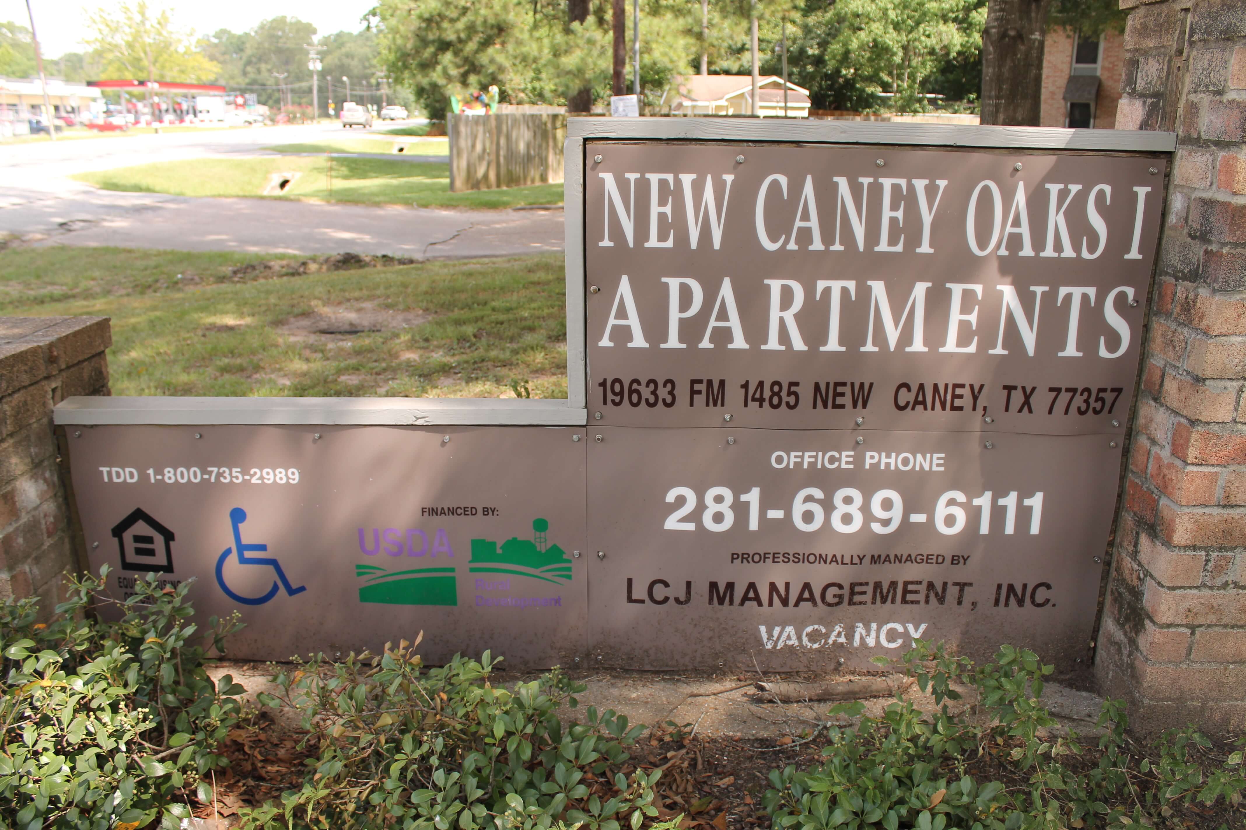 NEW CANEY OAKS APARTMENTS