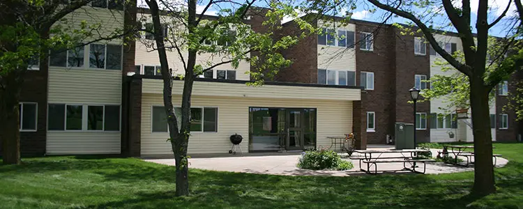 ROSEWOOD HEIGHTS APARTMENTS