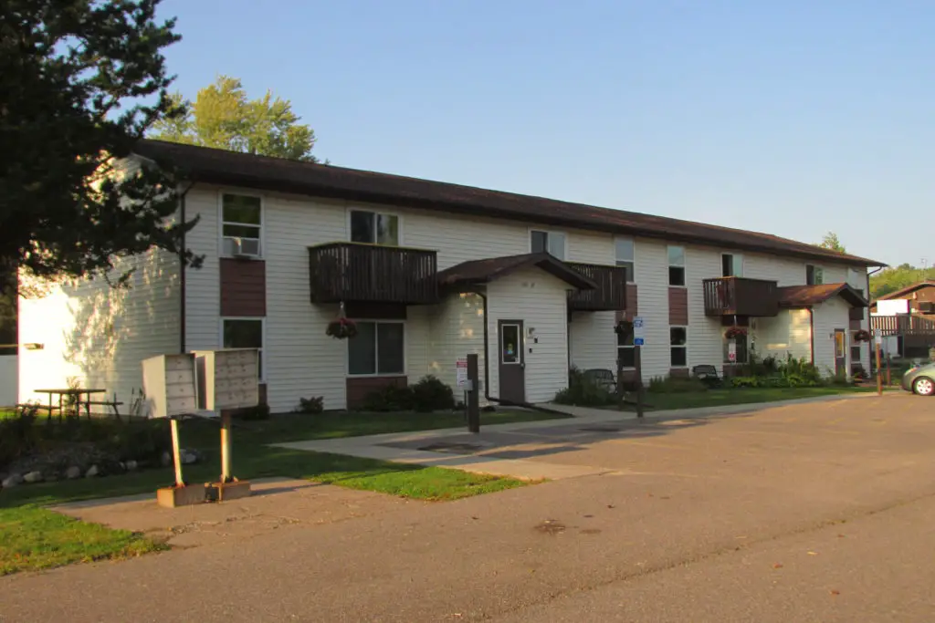 EASTWOOD APARTMENTS