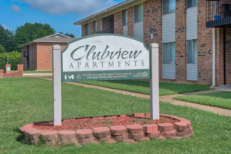 CLUBVIEW APARTMENTS