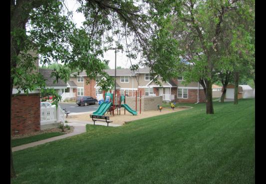 GRANDVIEW APARTMENTS AND TOWNHOMES