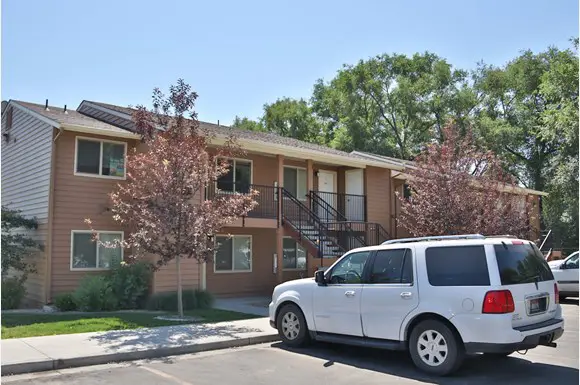 VALLEY PARK APARTMENTS