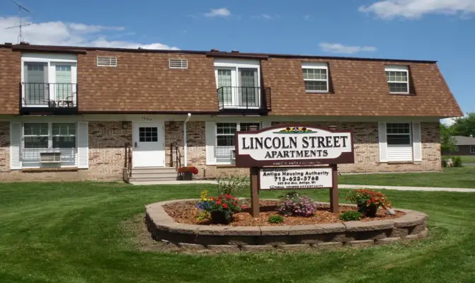 LINCOLN STREET APARTMENTS