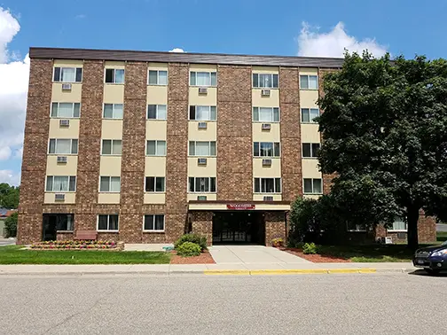 WOODMERE APARTMENTS