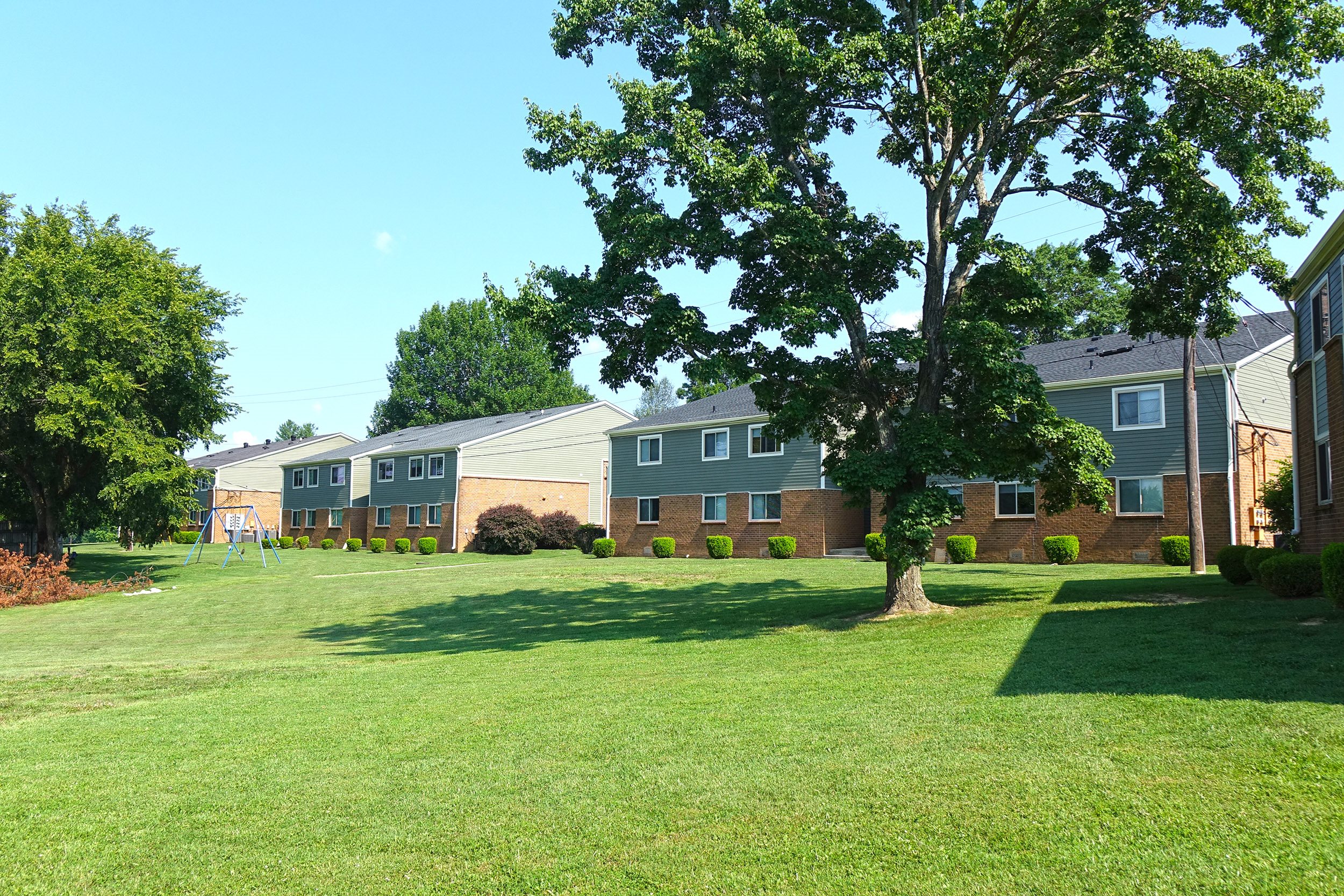 COUNTRY PLACE APARTMENTS