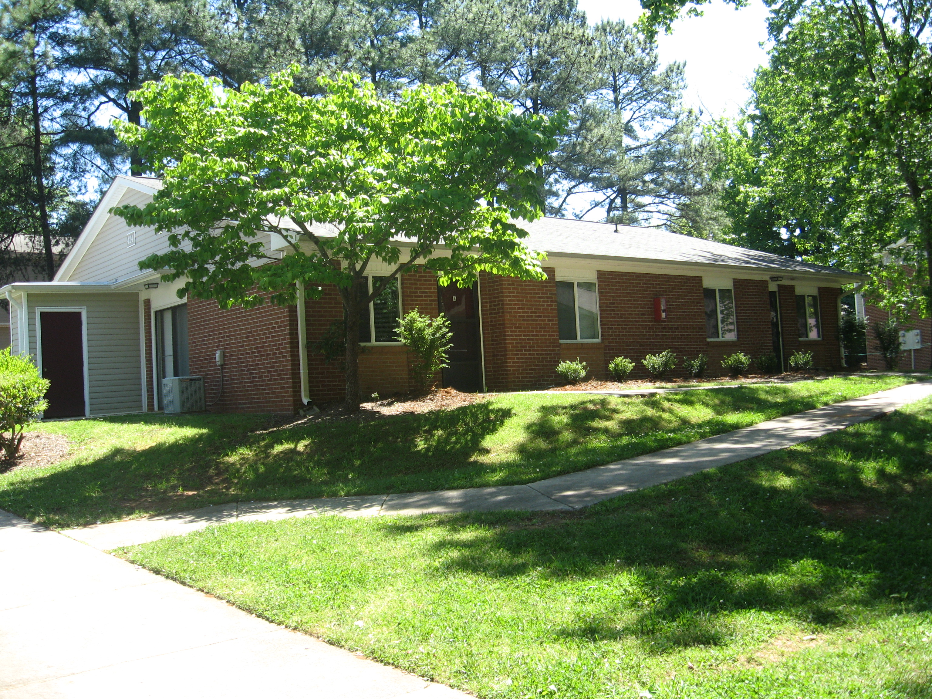 WESTVIEW VALLEY APARTMENTS