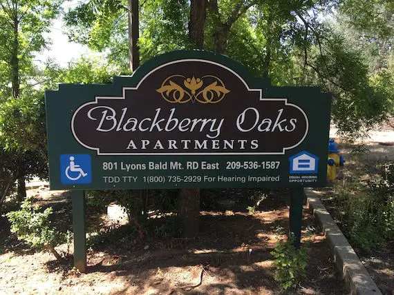 BLACKBERRY OAKS APARTMENTS