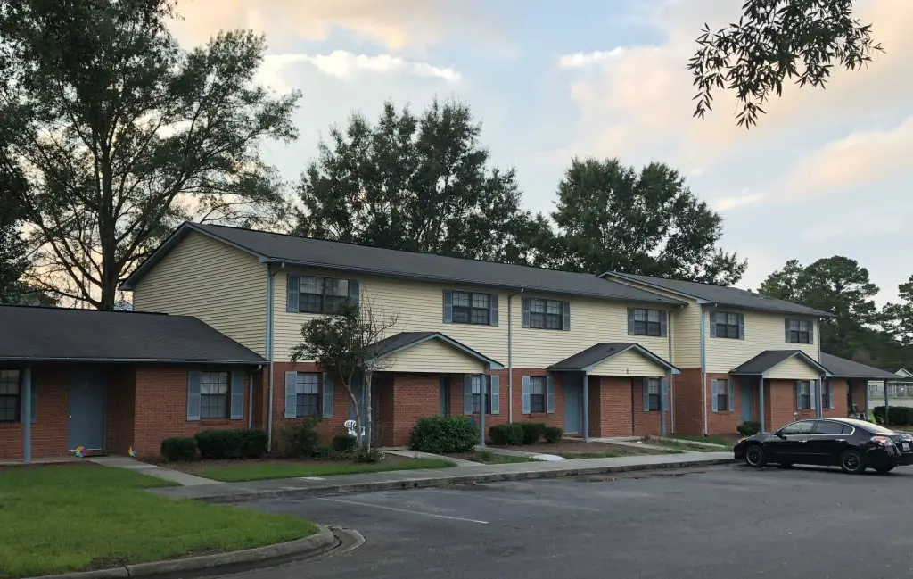 OLDE TOWNE APARTMENTS