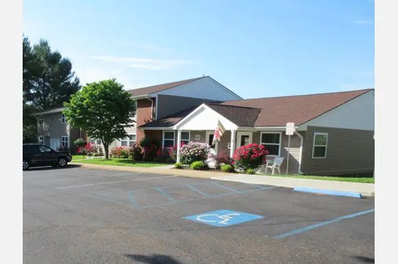 MEADOWBROOK HEIGHTS APARTMENTS